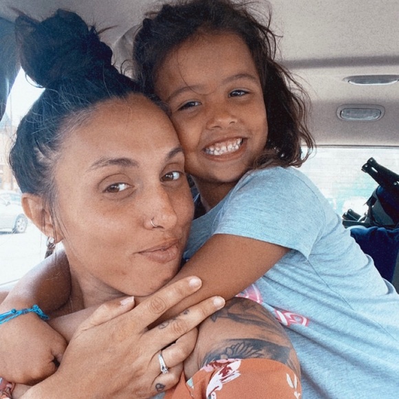 Meet your Posher, Bre - Picture 3 of 7